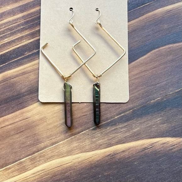 Black and gold crystal earrings. - Picture 2 of 2